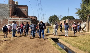 Pavimentación para comunidades de Michoacán