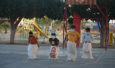 Festejan a niños en Izúcar