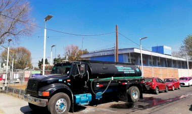 Antorcha abastece de agua a preescolar de Tláhuac