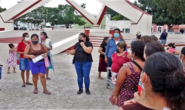 Antorchistas acuden a palacio municipal de Champotón; piden solucionar pliego petitorio