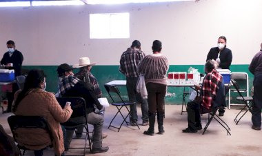 Realizan jornada de vacunación con tercera dosis en Santo Domingo