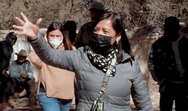 Presidenta de Charcas en SLP, viola la ley y atropella el derecho a la educación