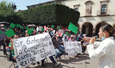 Continúa plantón antorchista en Palacio de Gobierno