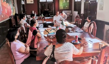 Antorchistas continúan dialogando con edil de Tacámbaro; no hay soluciones