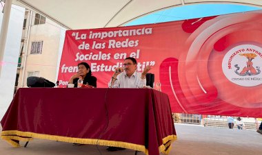 “Hay que hacer de las redes sociales una herramienta de lucha”, Homero Aguirre, ante estudiantes y maestros de la  CDMX