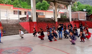 Preparan a niños para básquetbol