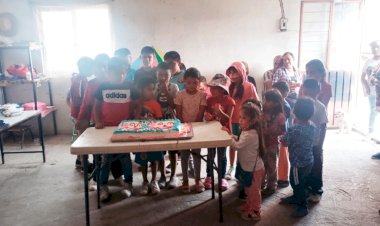 Festeja Antorcha a niños en Ocoyucan