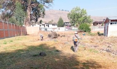 Brinda Ayuntamiento mantenimiento a escuelas