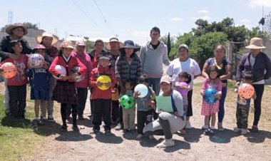 Vecinos tlaxcalenses celebran y continúan luchando 