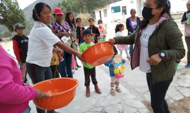 Lleva Antorcha juguetes a Xochitonal