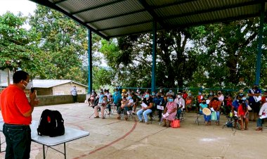 Mala política de la 4T preocupa a campesinos y amas de casa de Igualapa