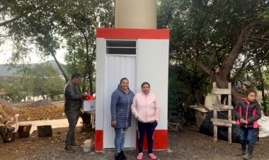 Construyen baños ecológicos en la junta auxiliar de Buena Vista