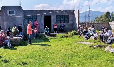 Gestionan familias vulnerables de Pátzcuaro mejoras para su colonia