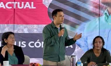 Líder nacional estudiantil, Jasson Celis, dicta conferencia a alumnos y maestros de CDMX