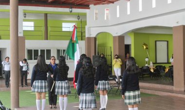 Celebran graduación en Cecyte extensión Charcas