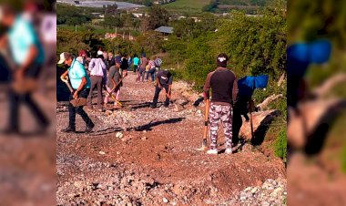 Alcaldesa ha incumplido compromiso de concluir asfaltado a colonias antorchistas