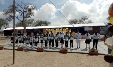 Clausuran cursos en Unidad Educativa de Tehuacán