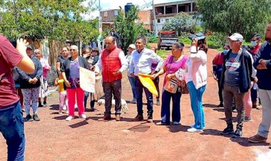 Arranca pavimentación de calles en colonia antorchista de Irimbo