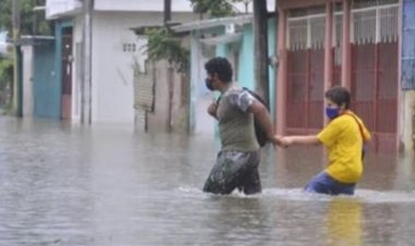 Obras faraónicas de AMLO no salvan al pueblo de las inundaciones