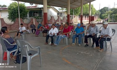 Campesinos ayuuk de Buena Vista más dispuestos a combatir política fallida de la 4T