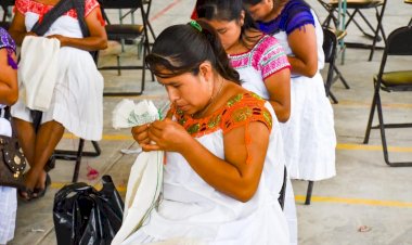 Poesía, Bordados y gastronomía engalanan la Feria Huitzilan de Serdán 2022