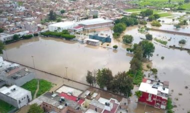 Estragos por temblores y tormentas no son prioridad para la 4T