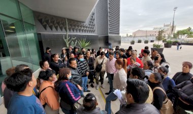 Estudiantes y maestros exigen solución a sus demandas