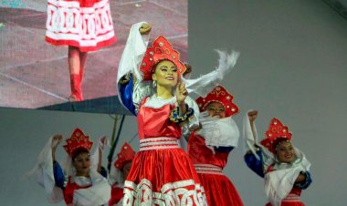 VI Concurso de Folclor, demostración de cultura internacional