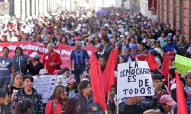 Debate por democracia y manipulación