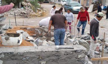 Instalan tinacos para antorchistas de San Juan del Río 