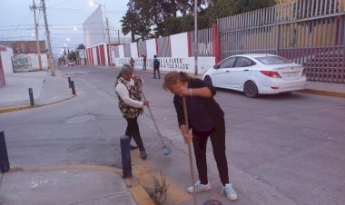 Fomentan hábitos de limpieza urbana en colonias antorchistas