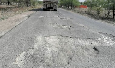 Denuncian el mal estado de la carretera libre Rioverde a Cerritos, SLP