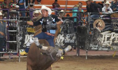 Miles de familias disfrutan de la Feria Tecomatlán 2023