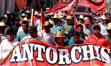 Plenistas de Tabasco reciben conferencia de la Comisión Nacional Popular