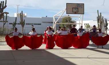 Grupo cultural de La Pasión realiza su primera presentación en La Paz