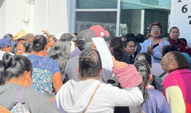 Habitantes de Querétaro protestan en Secretaría de Desarrollo por 'tortugismo'