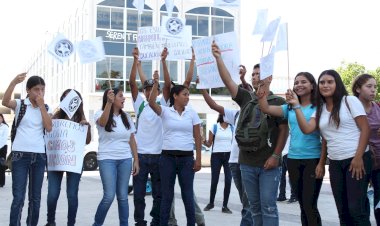 Estudiantes rechazados, cinco años de engaños