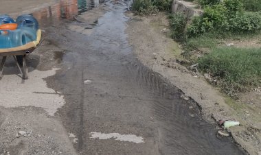 Alarman aguas negras en la colonia Leyes de Reforma, son un foco de contaminación