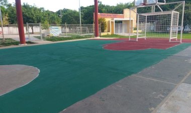 Avanza remodelación de parque y domo de la colonia Unidad Antorchista de Chetumal