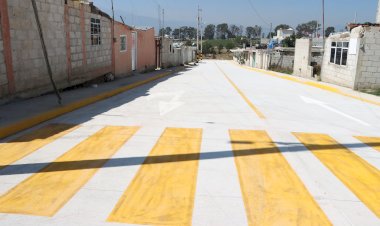 Construyen pavimentación en colonia antorchista de Texmelucan