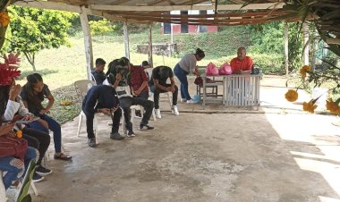 Escuelas antorchistas de Tabasco impulsan tradiciones de temporada de Muertos