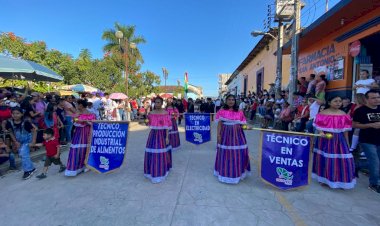 Conmemora escuela antorchista en Simojovel aniversario de Revolución