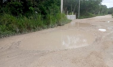 Antorchistas piden al ayuntamiento de Cancún apoyo para la rehabilitación de calles