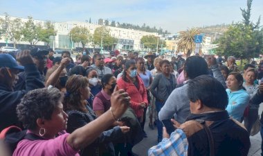 Antorchistas de GAM se manifiestan en la alcaldía