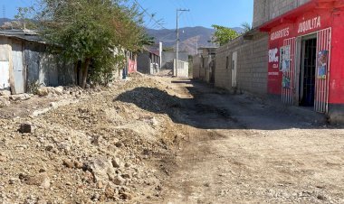 Con obra de circuito y vialidades avanzan colonias del Sumidero