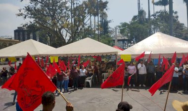 Con presentaciones artísticas protestan antorchistas en Córdoba