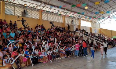 Antorcha celebra a los niños chiapanecos