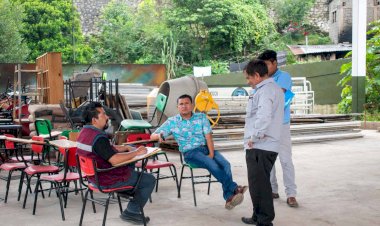 Rehabilitan aulas de primaria en Huitzilan